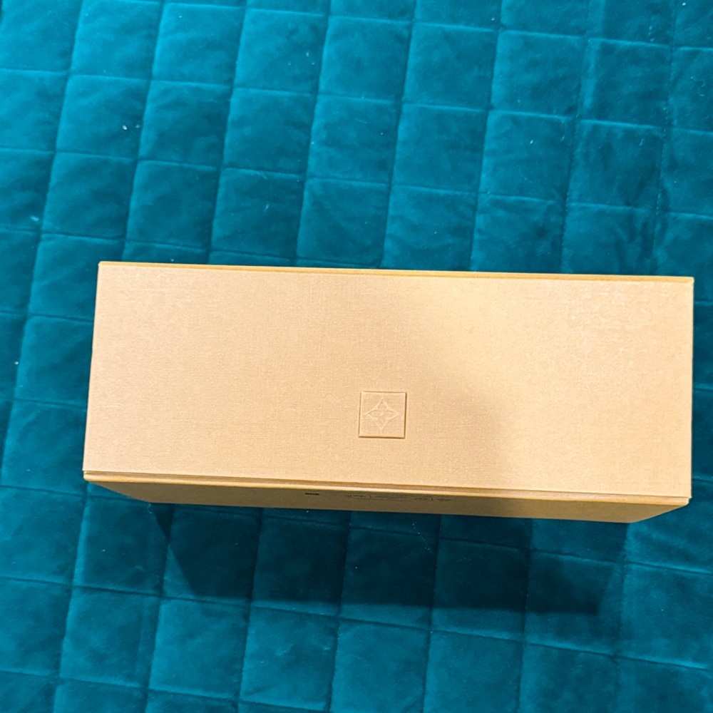 Louis Vuitton Gold Box with Blue Lettering - Picture 3 of 4